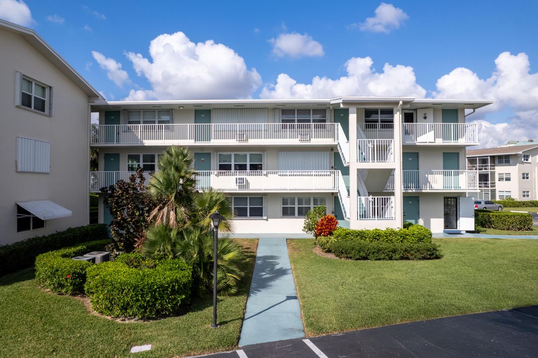 For Sale: $129,900 (1 beds, 1 baths, 570 Square Feet)