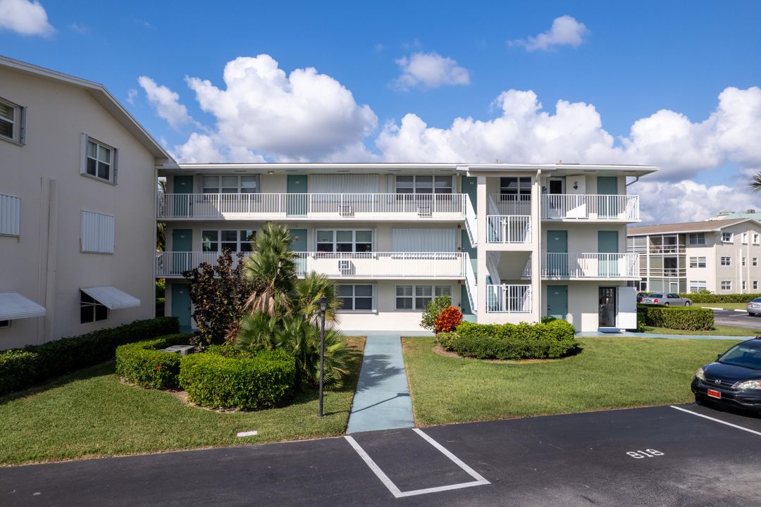 For Sale: $129,900 (1 beds, 1 baths, 570 Square Feet)