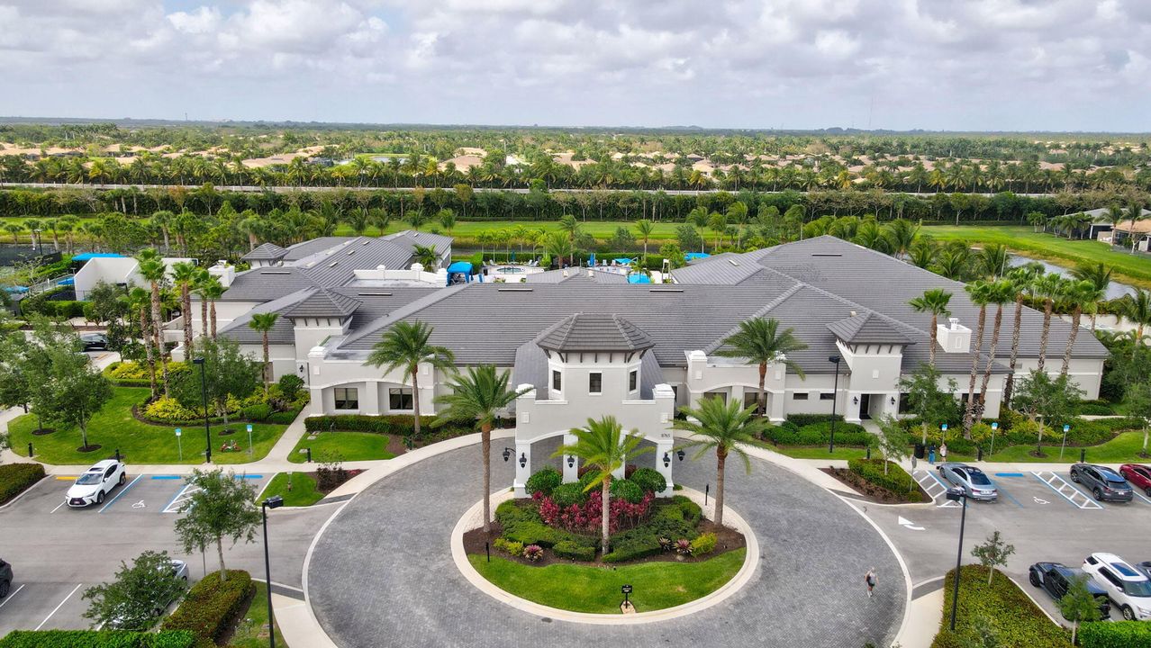 For Sale: $1,050,000 (3 beds, 3 baths, 2309 Square Feet)