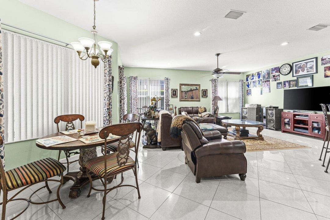 For Sale: $714,900 (4 beds, 2 baths, 3195 Square Feet)