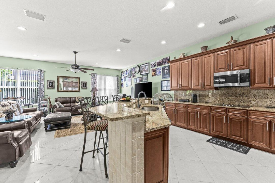 For Sale: $714,900 (4 beds, 2 baths, 3195 Square Feet)