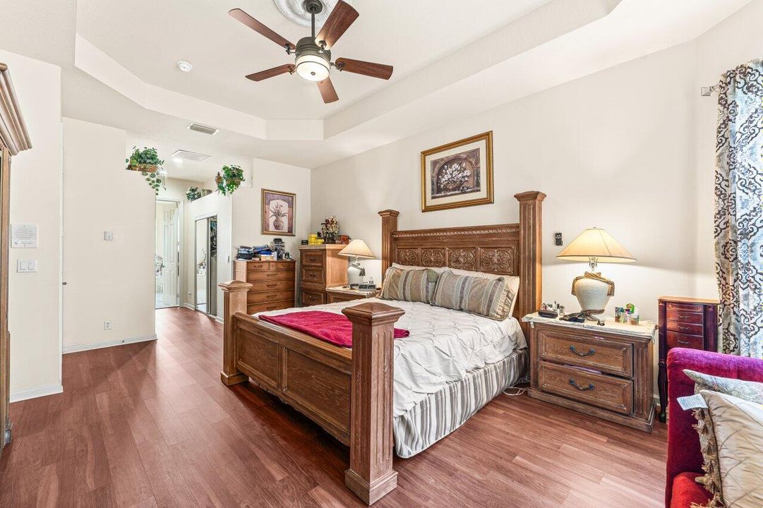 For Sale: $714,900 (4 beds, 2 baths, 3195 Square Feet)