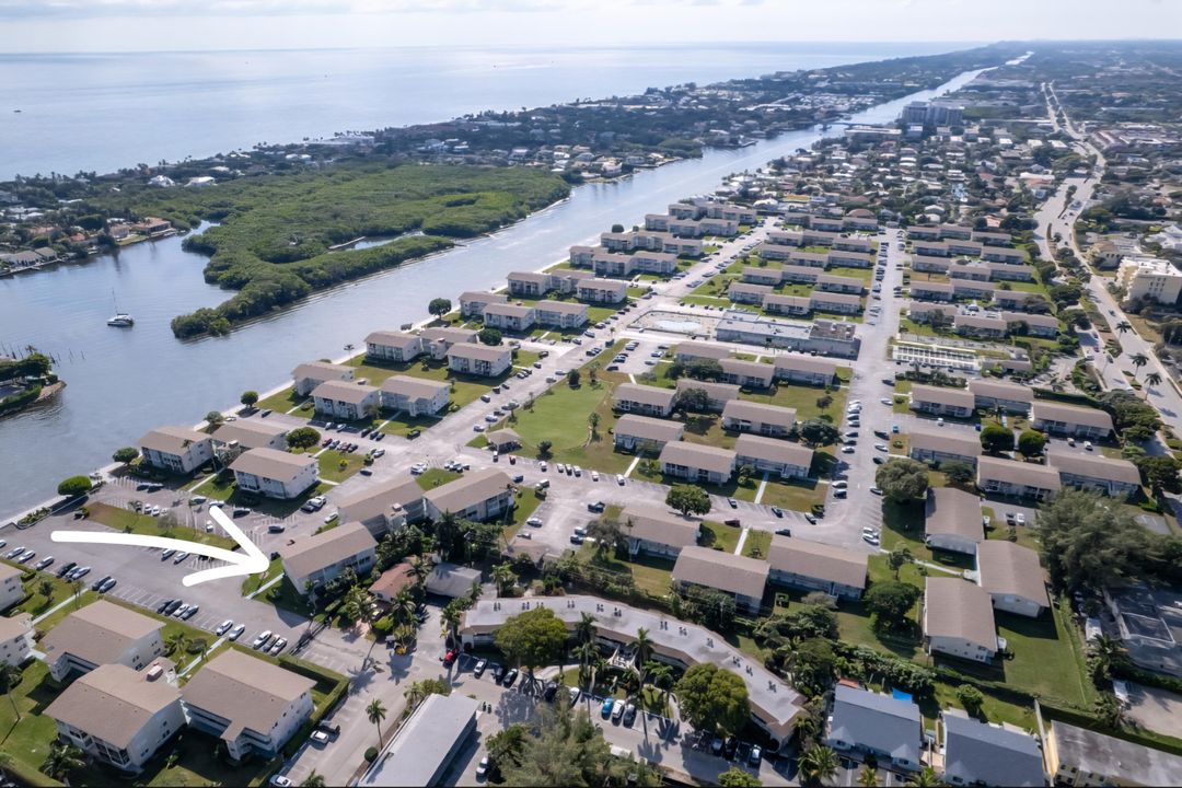 For Sale: $129,900 (1 beds, 1 baths, 570 Square Feet)