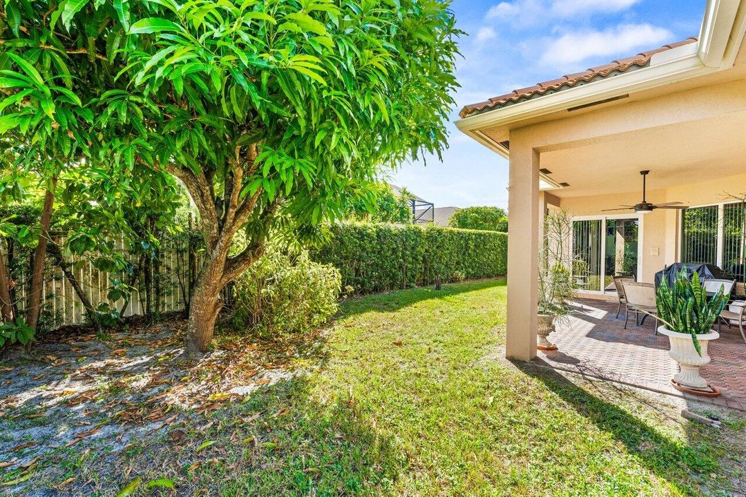 For Sale: $714,900 (4 beds, 2 baths, 3195 Square Feet)