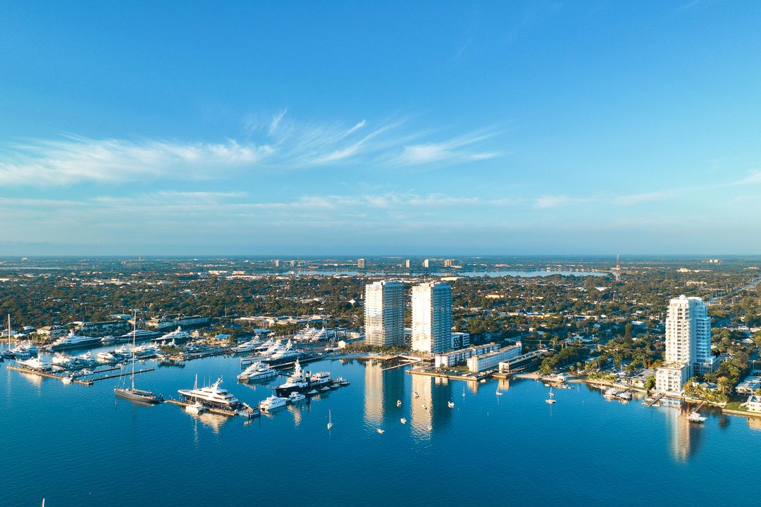 For Sale: $2,925,000 (2 beds, 2 baths, 1799 Square Feet)