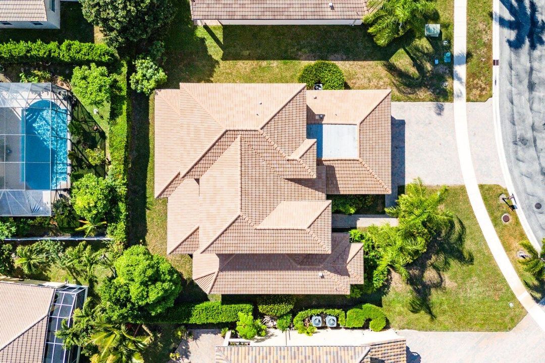 For Sale: $714,900 (4 beds, 2 baths, 3195 Square Feet)