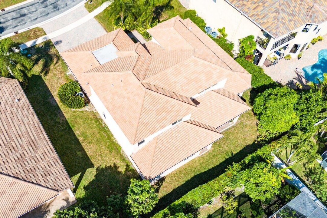 For Sale: $714,900 (4 beds, 2 baths, 3195 Square Feet)