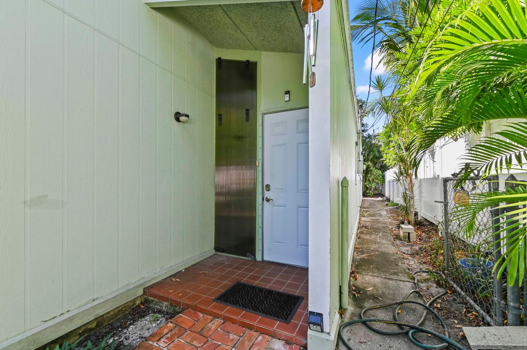 На продажу: $499,900 (2 спален, 1 ванн, 1028 Квадратных фут)