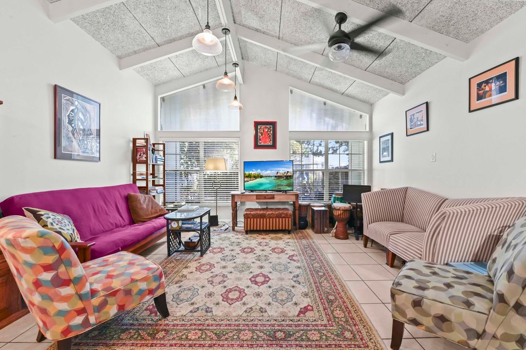 На продажу: $499,900 (2 спален, 1 ванн, 1028 Квадратных фут)