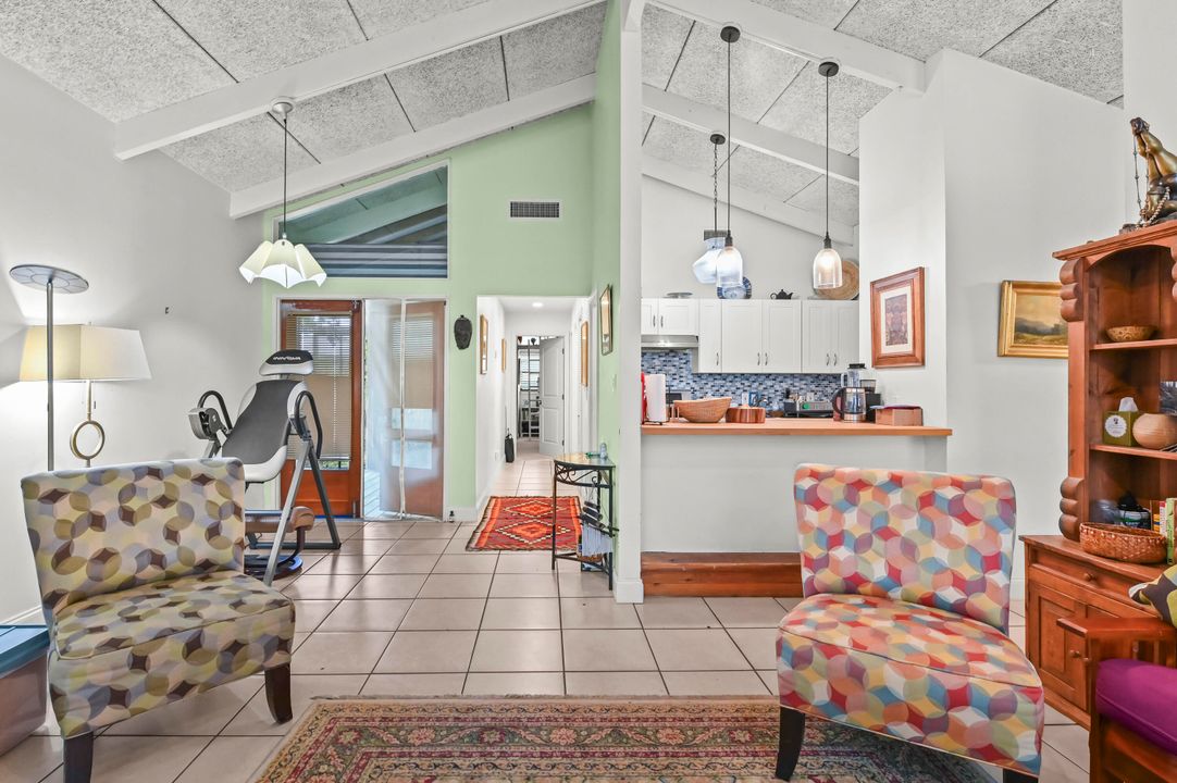 На продажу: $499,900 (2 спален, 1 ванн, 1028 Квадратных фут)