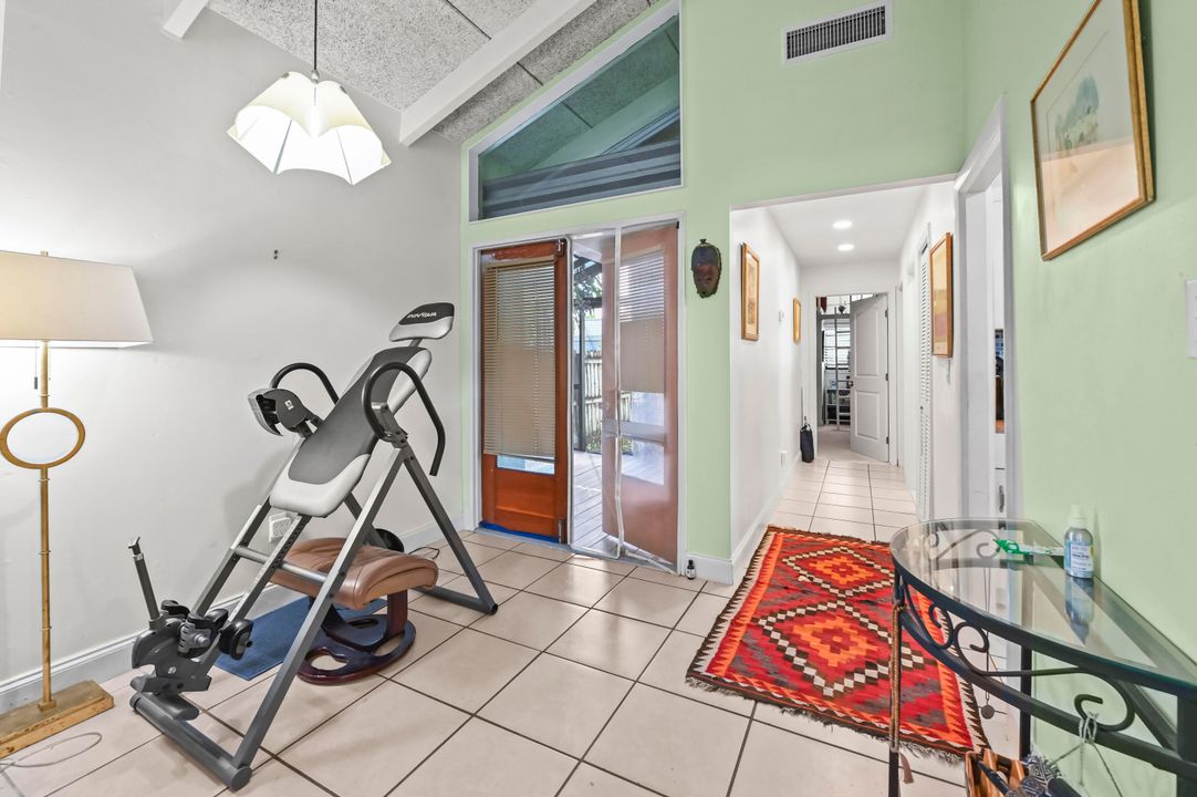 На продажу: $499,900 (2 спален, 1 ванн, 1028 Квадратных фут)