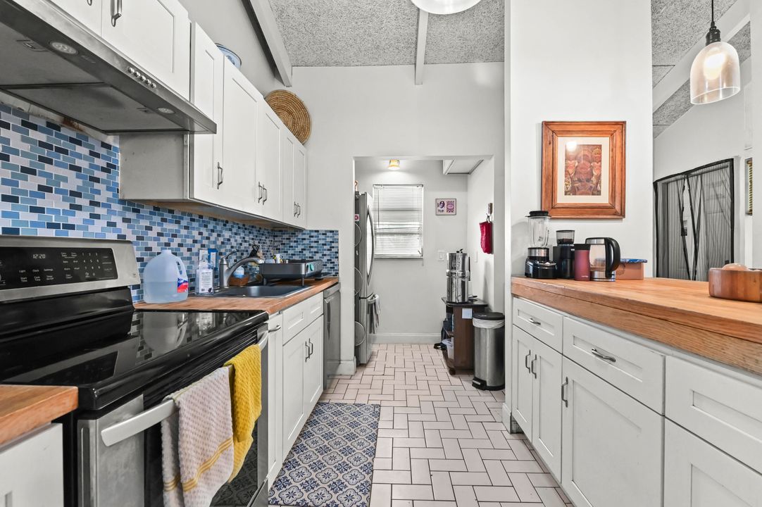 На продажу: $499,900 (2 спален, 1 ванн, 1028 Квадратных фут)