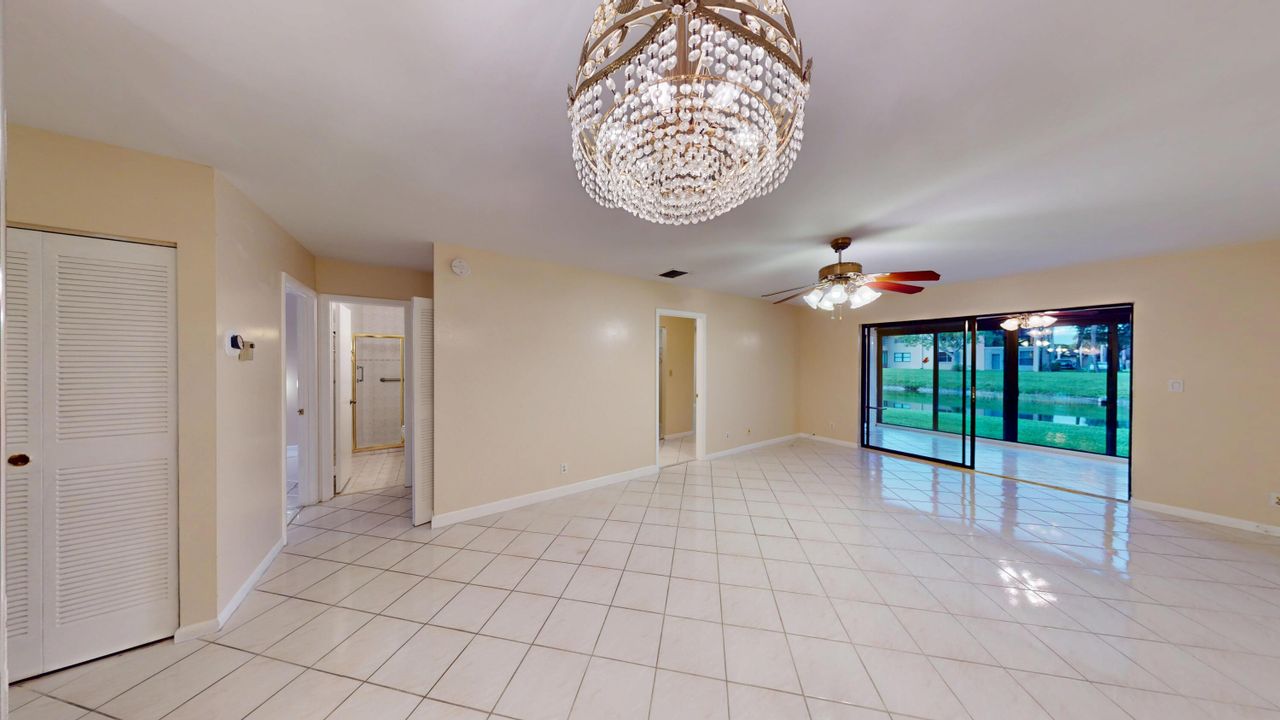 For Rent: $2,095 (2 beds, 2 baths, 1065 Square Feet)