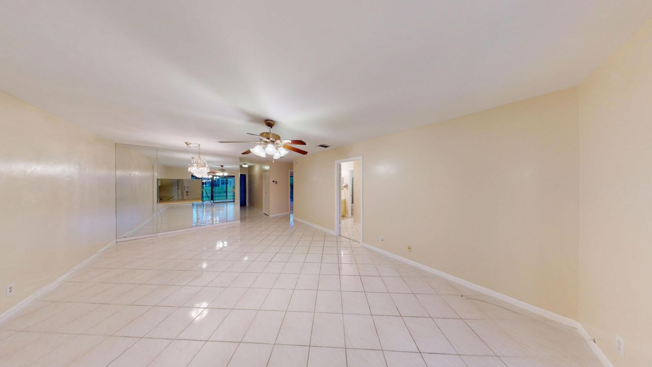 For Rent: $2,095 (2 beds, 2 baths, 1065 Square Feet)