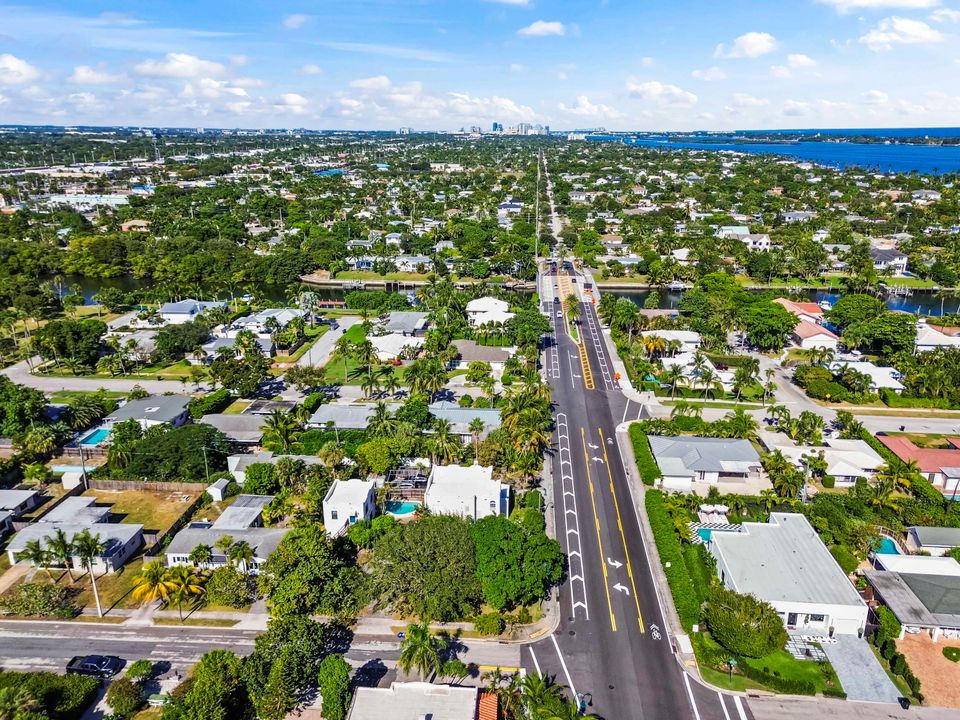 На продажу: $499,900 (2 спален, 1 ванн, 1028 Квадратных фут)