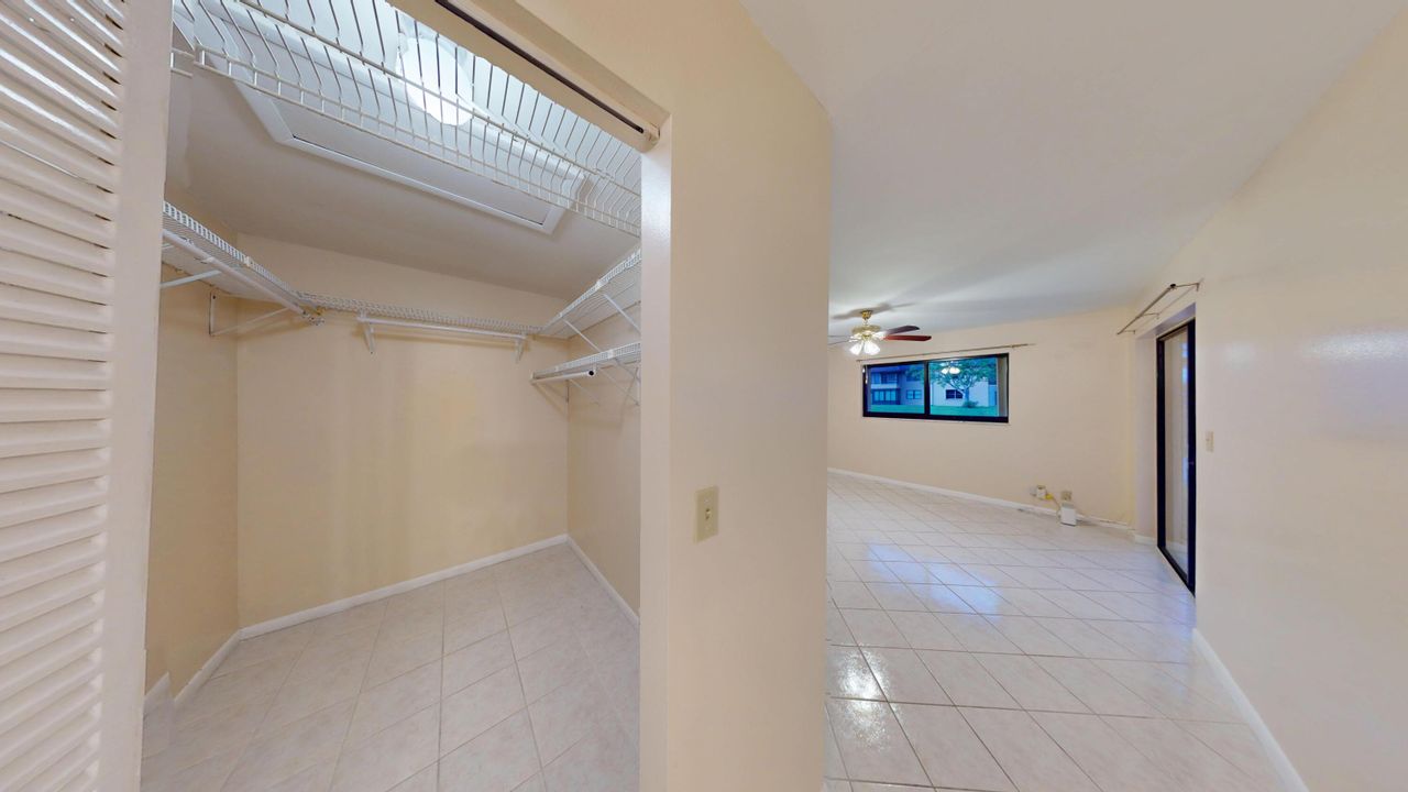 For Rent: $2,095 (2 beds, 2 baths, 1065 Square Feet)