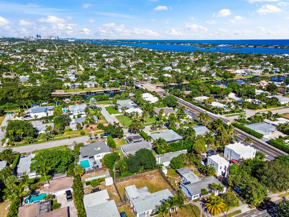 На продажу: $499,900 (2 спален, 1 ванн, 1028 Квадратных фут)