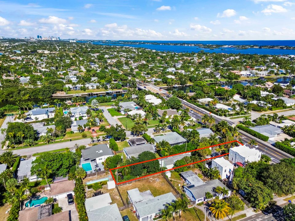 На продажу: $499,900 (2 спален, 1 ванн, 1028 Квадратных фут)