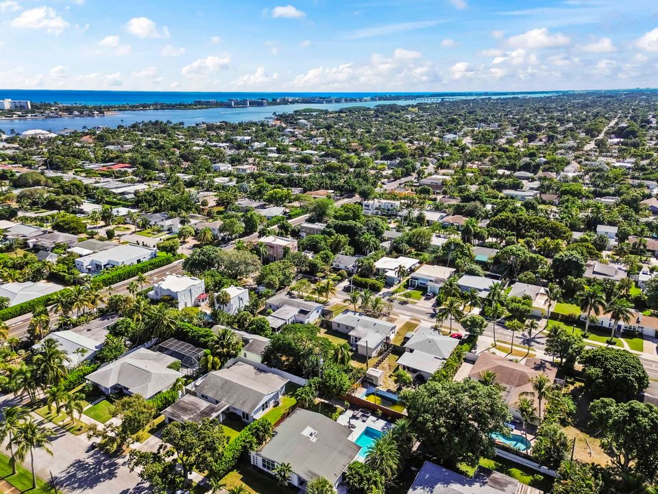 На продажу: $499,900 (2 спален, 1 ванн, 1028 Квадратных фут)