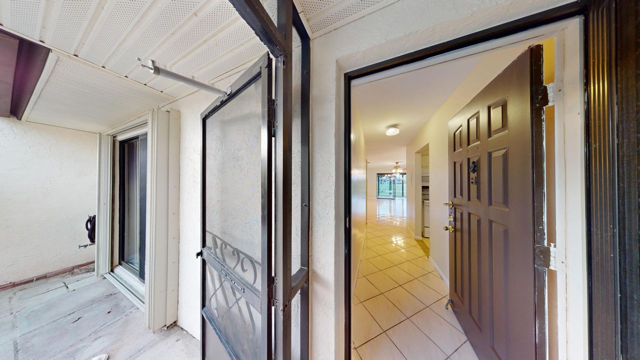 For Rent: $2,095 (2 beds, 2 baths, 1065 Square Feet)