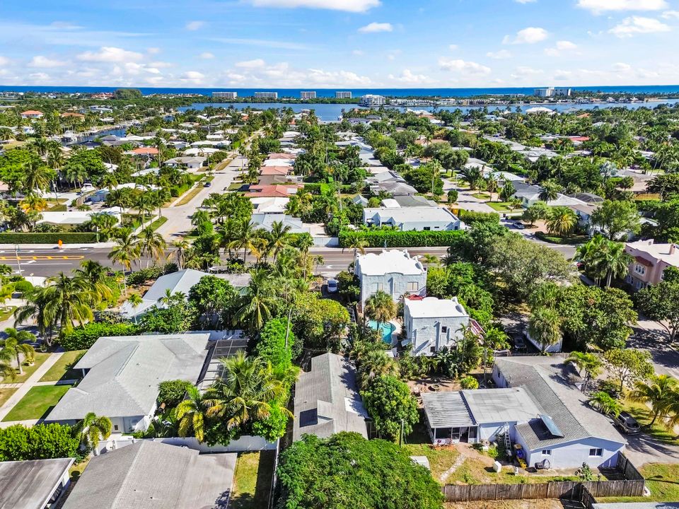 На продажу: $499,900 (2 спален, 1 ванн, 1028 Квадратных фут)