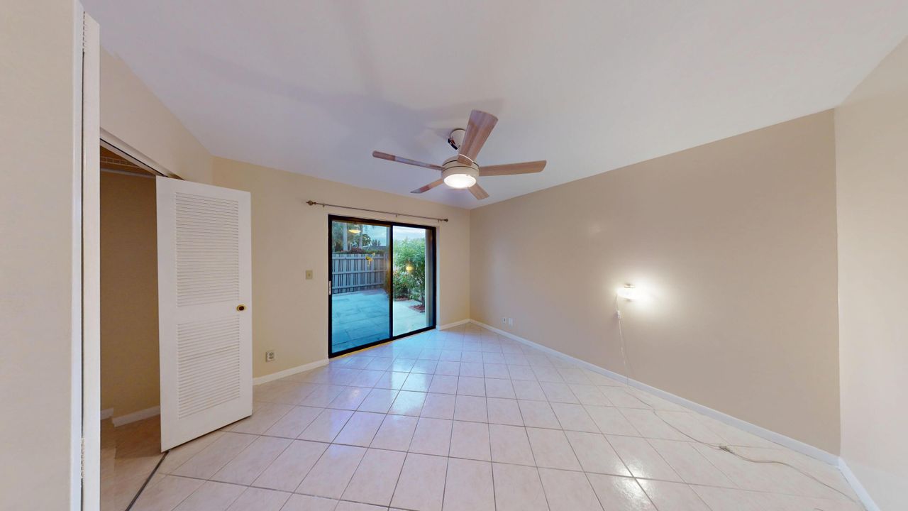 For Rent: $2,095 (2 beds, 2 baths, 1065 Square Feet)