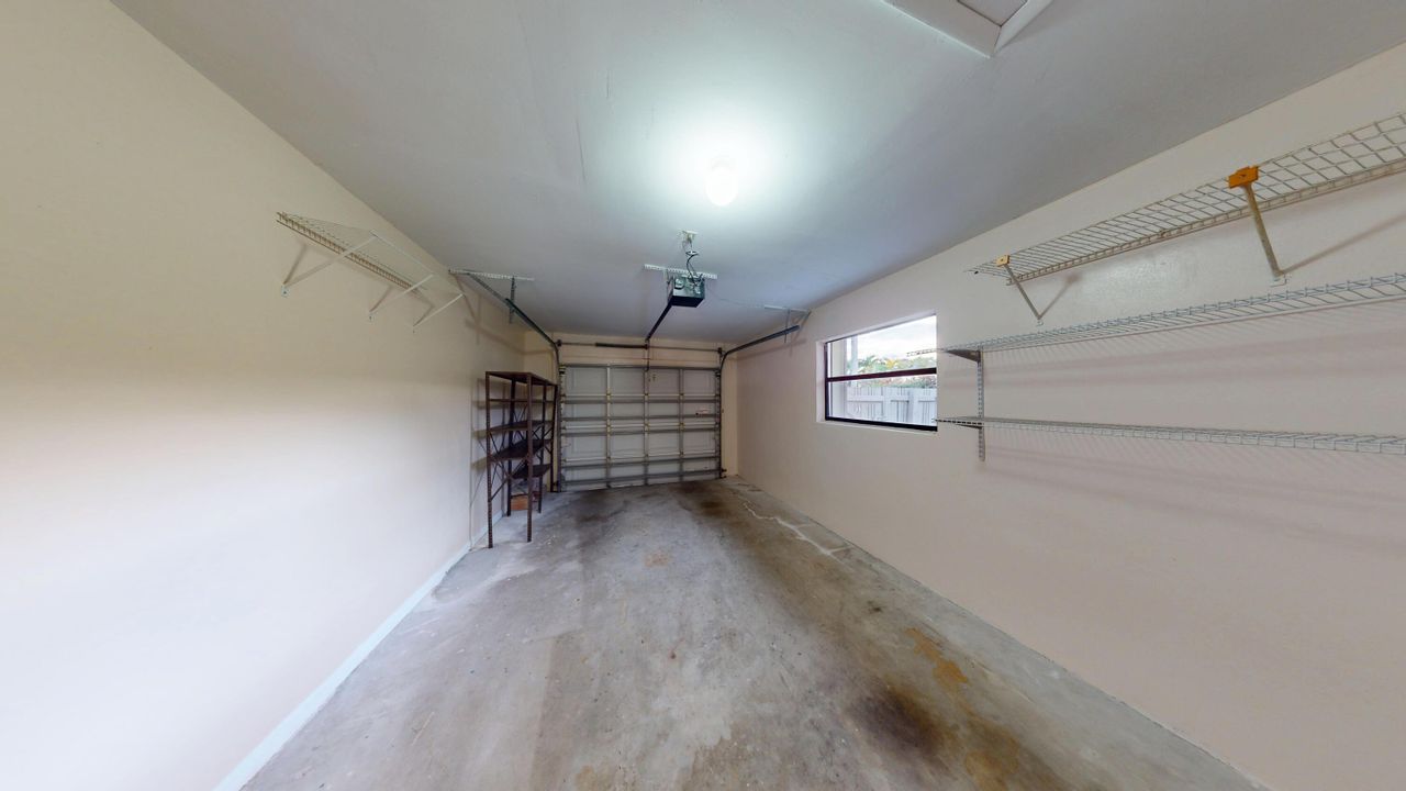 For Rent: $2,095 (2 beds, 2 baths, 1065 Square Feet)