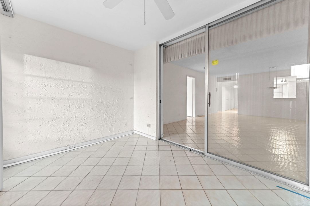 На продажу: $100,000 (1 спален, 2 ванн, 925 Квадратных фут)