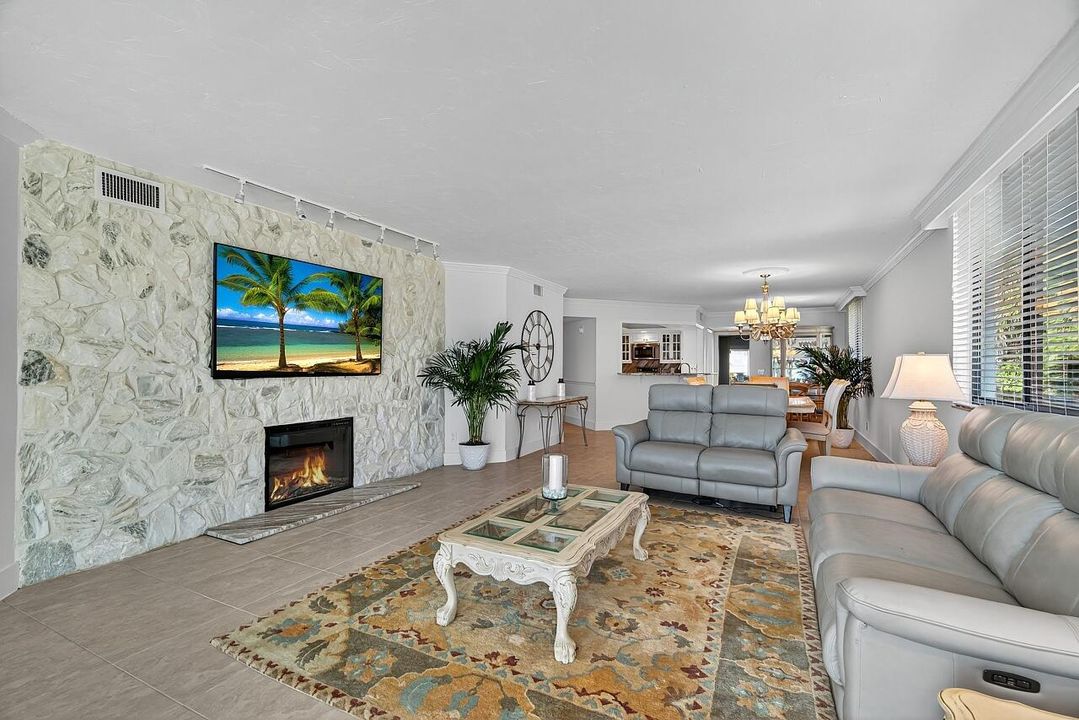 На продажу: $1,300,000 (3 спален, 3 ванн, 2300 Квадратных фут)