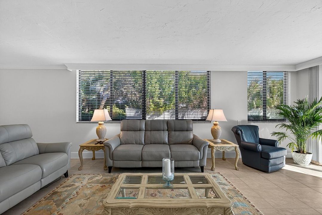 На продажу: $1,300,000 (3 спален, 3 ванн, 2300 Квадратных фут)