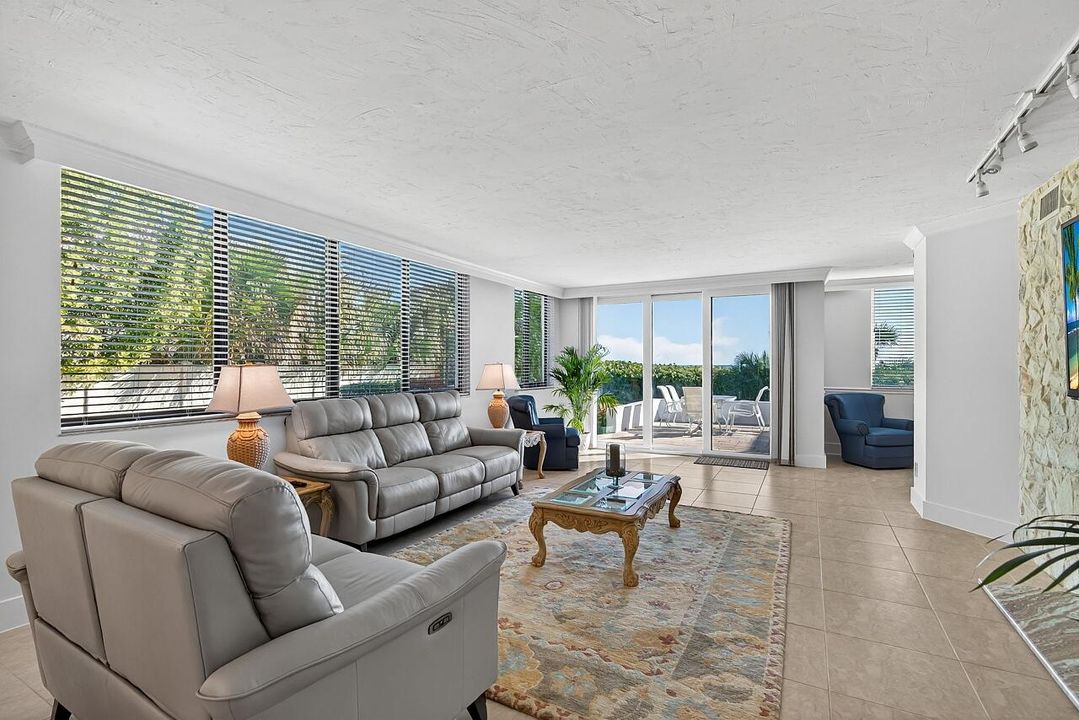 На продажу: $1,300,000 (3 спален, 3 ванн, 2300 Квадратных фут)