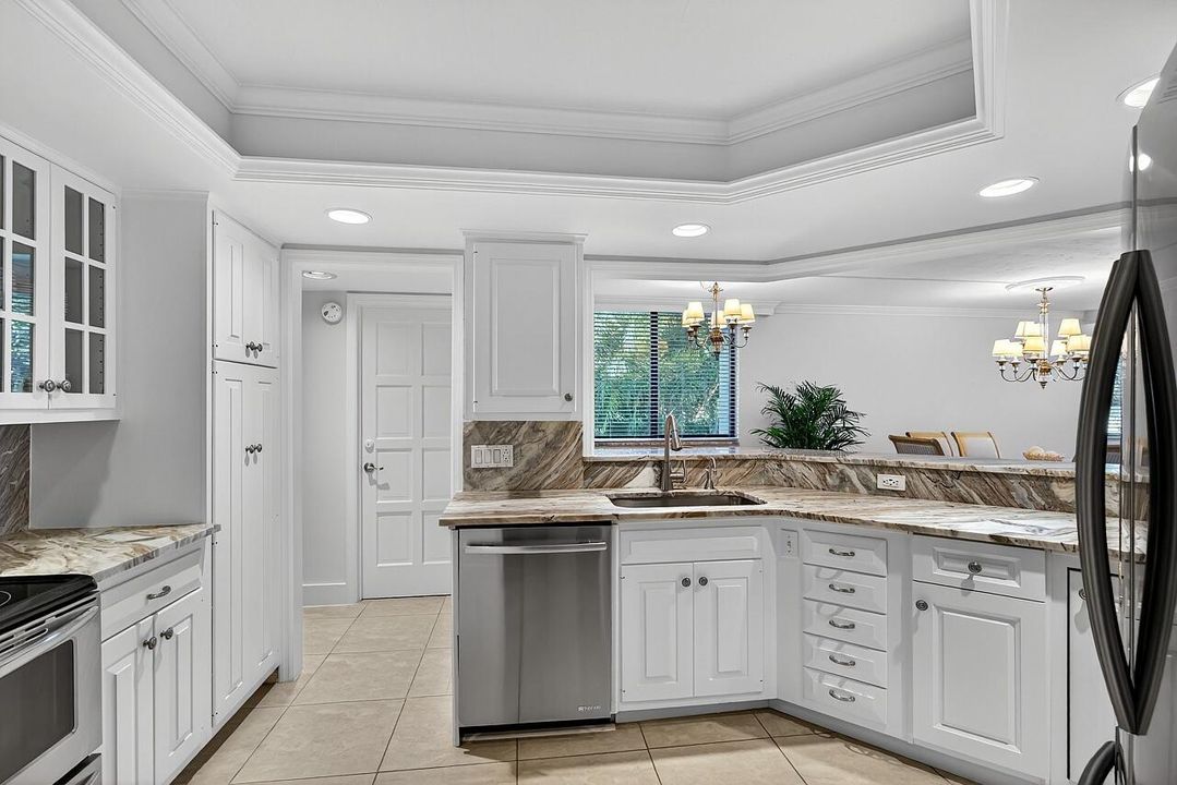 На продажу: $1,300,000 (3 спален, 3 ванн, 2300 Квадратных фут)