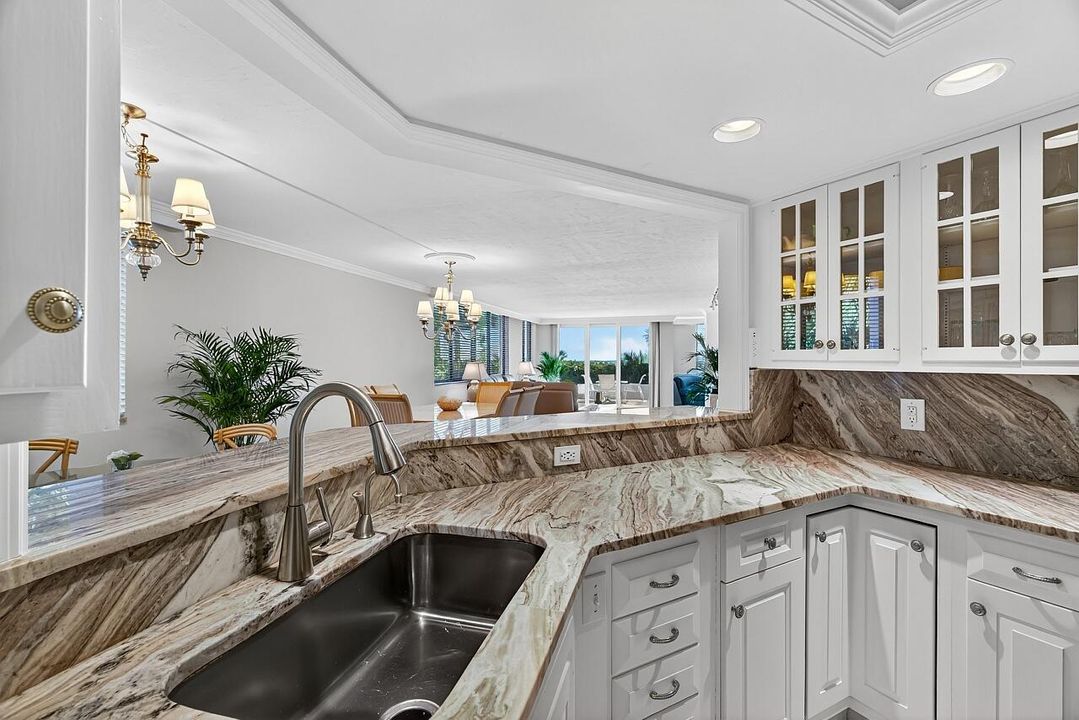 На продажу: $1,300,000 (3 спален, 3 ванн, 2300 Квадратных фут)