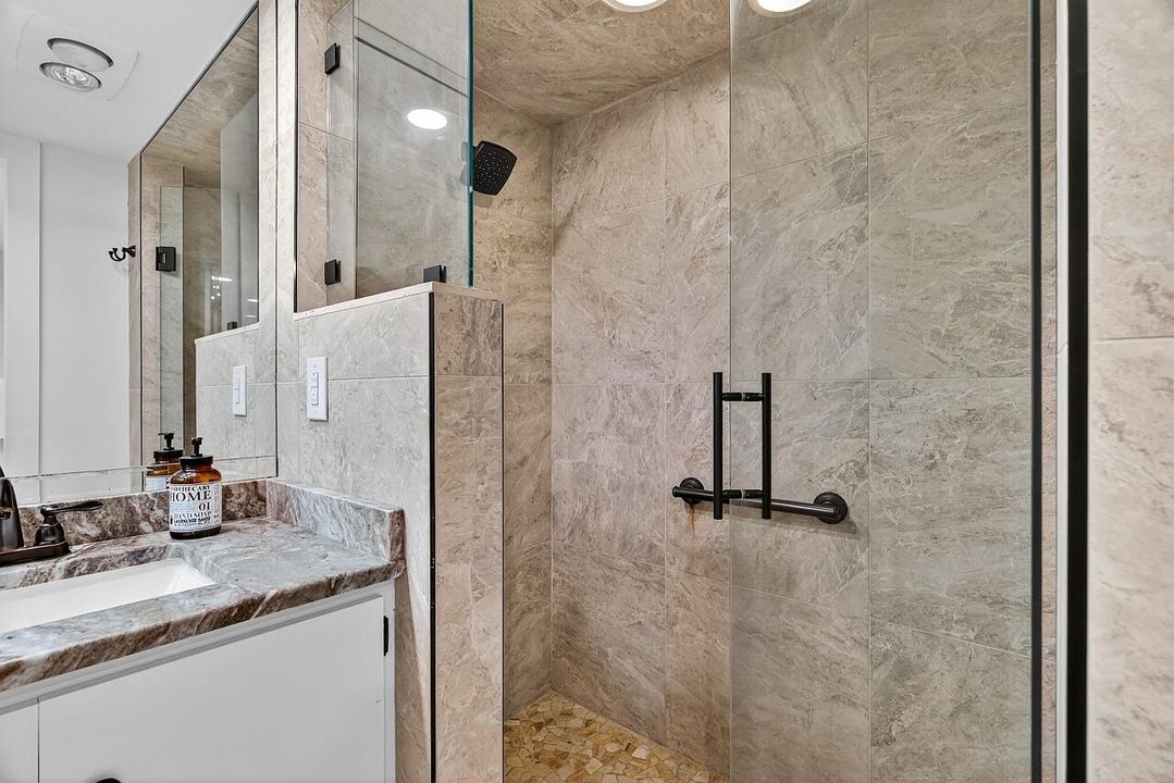 На продажу: $1,300,000 (3 спален, 3 ванн, 2300 Квадратных фут)