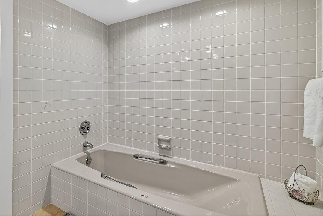 На продажу: $1,300,000 (3 спален, 3 ванн, 2300 Квадратных фут)