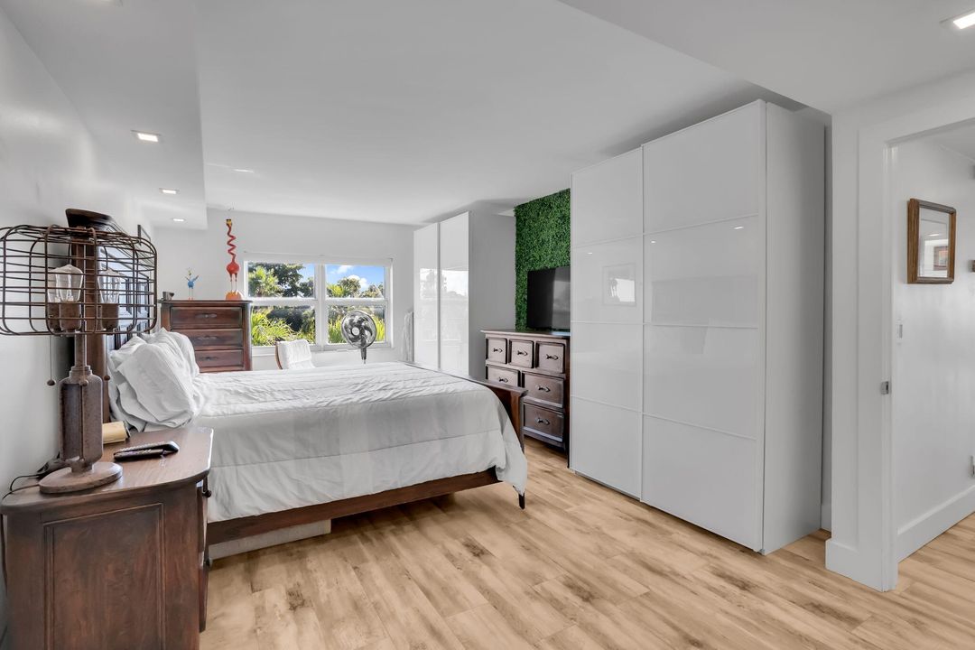 For Sale: $615,000 (2 beds, 2 baths, 1196 Square Feet)