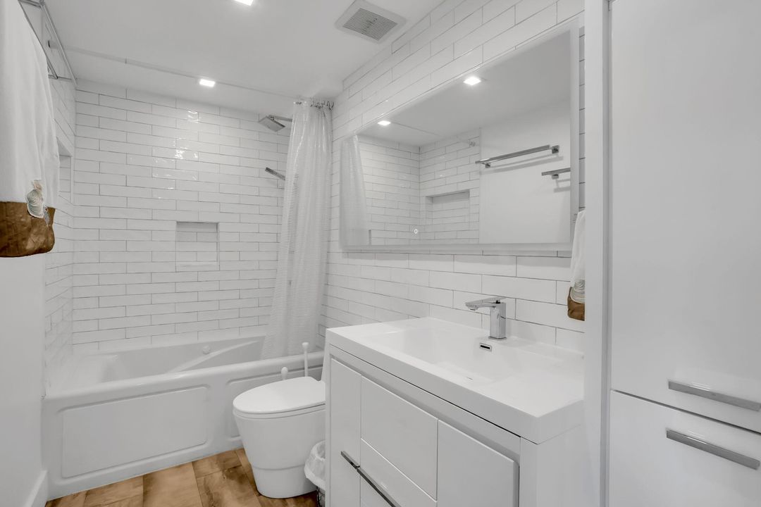 For Sale: $615,000 (2 beds, 2 baths, 1196 Square Feet)