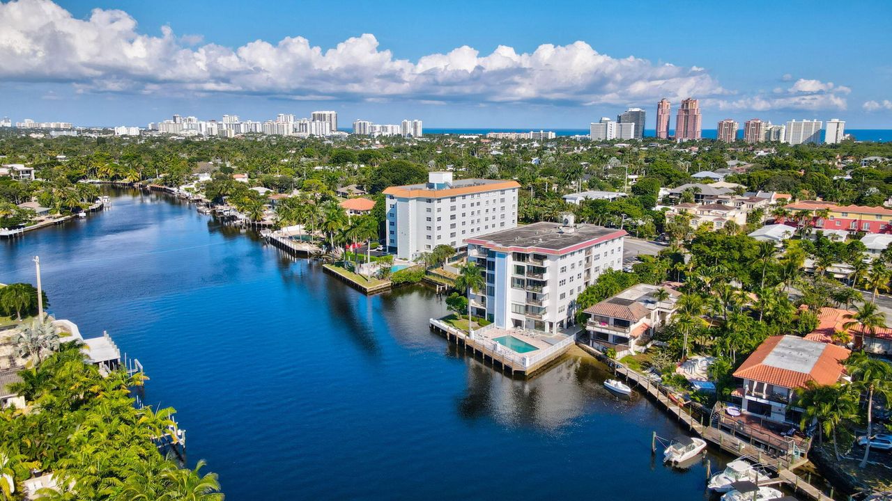 For Sale: $615,000 (2 beds, 2 baths, 1196 Square Feet)