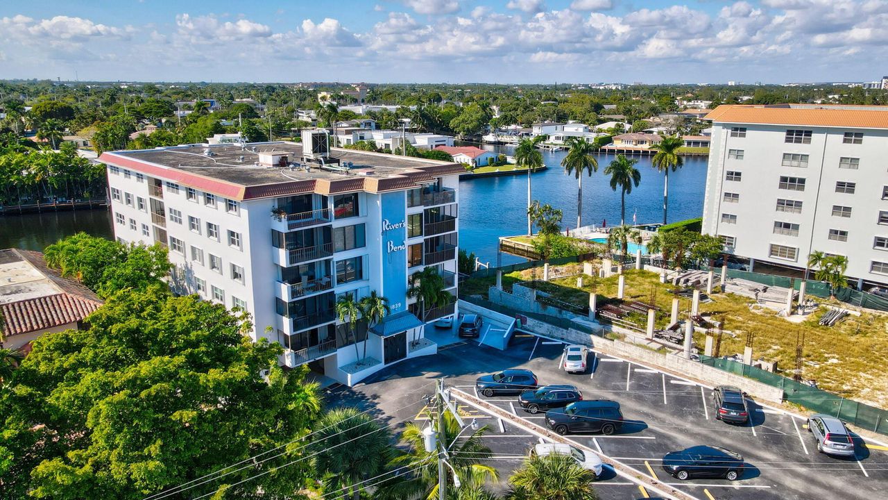 For Sale: $615,000 (2 beds, 2 baths, 1196 Square Feet)