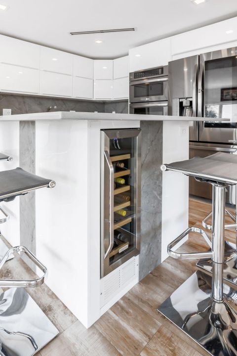 For Sale: $615,000 (2 beds, 2 baths, 1196 Square Feet)