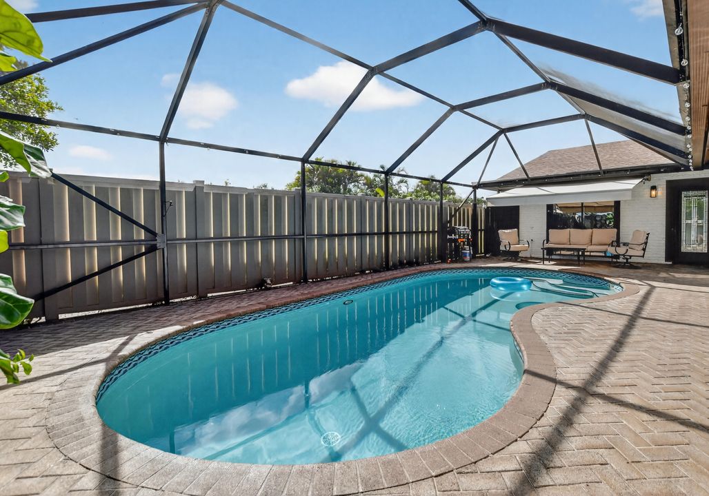 For Sale: $525,000 (3 beds, 3 baths, 1325 Square Feet)