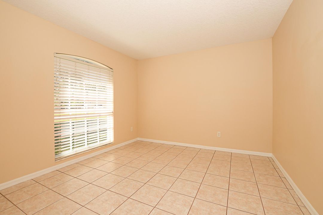 Под контрактом: $349,000 (3 спален, 2 ванн, 1488 Квадратных фут)