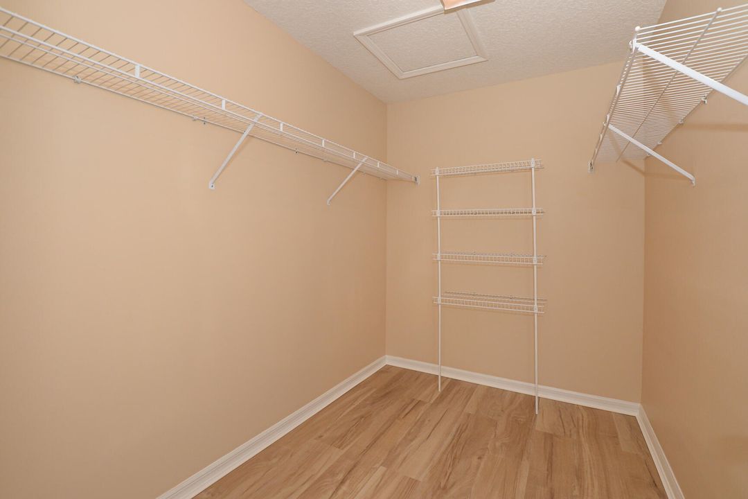 Под контрактом: $349,000 (3 спален, 2 ванн, 1488 Квадратных фут)