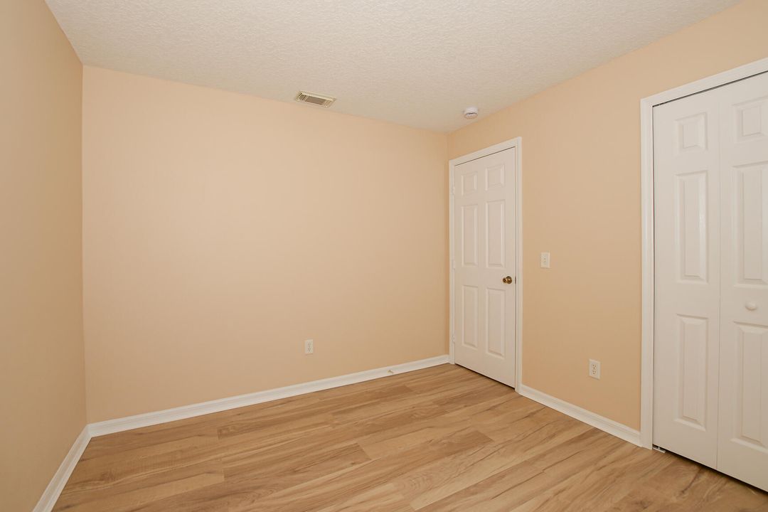 Под контрактом: $349,000 (3 спален, 2 ванн, 1488 Квадратных фут)