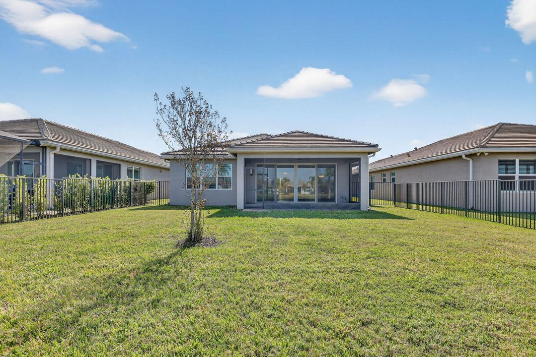 待售: $689,900 (3 贝兹, 2 浴室, 2167 平方英尺)