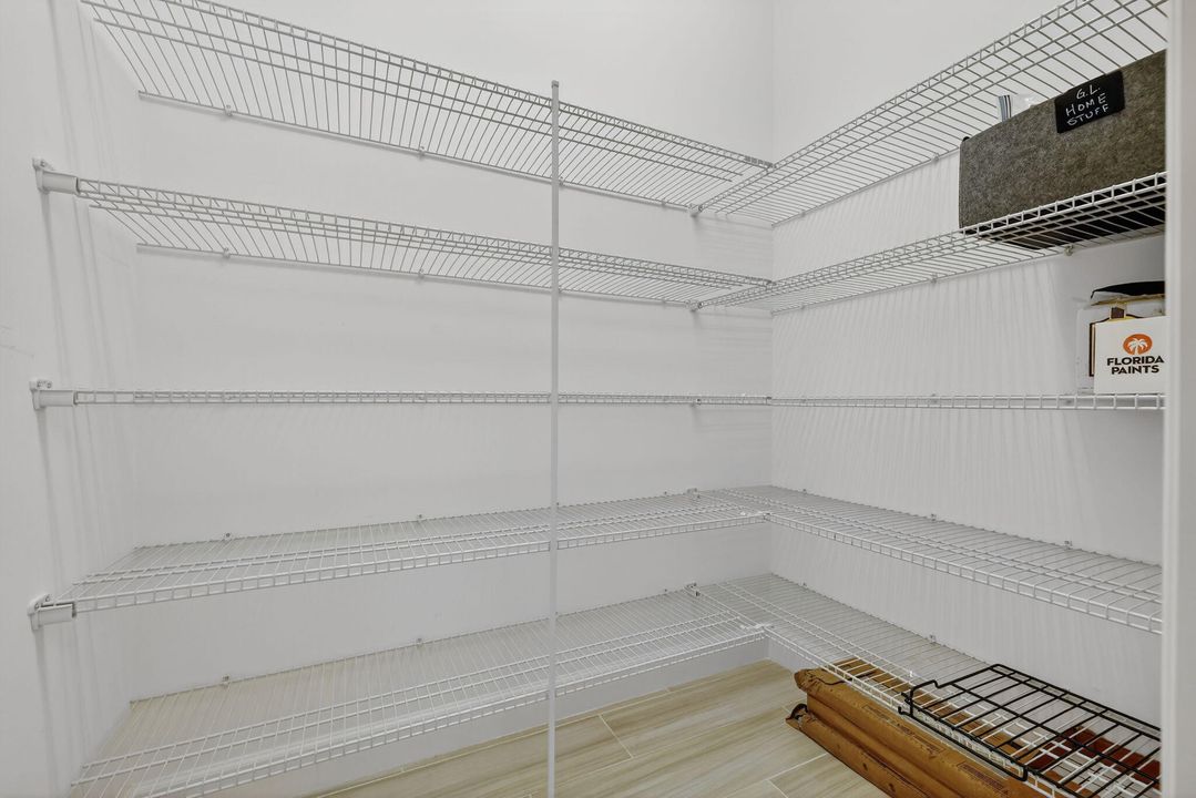 待售: $689,900 (3 贝兹, 2 浴室, 2167 平方英尺)