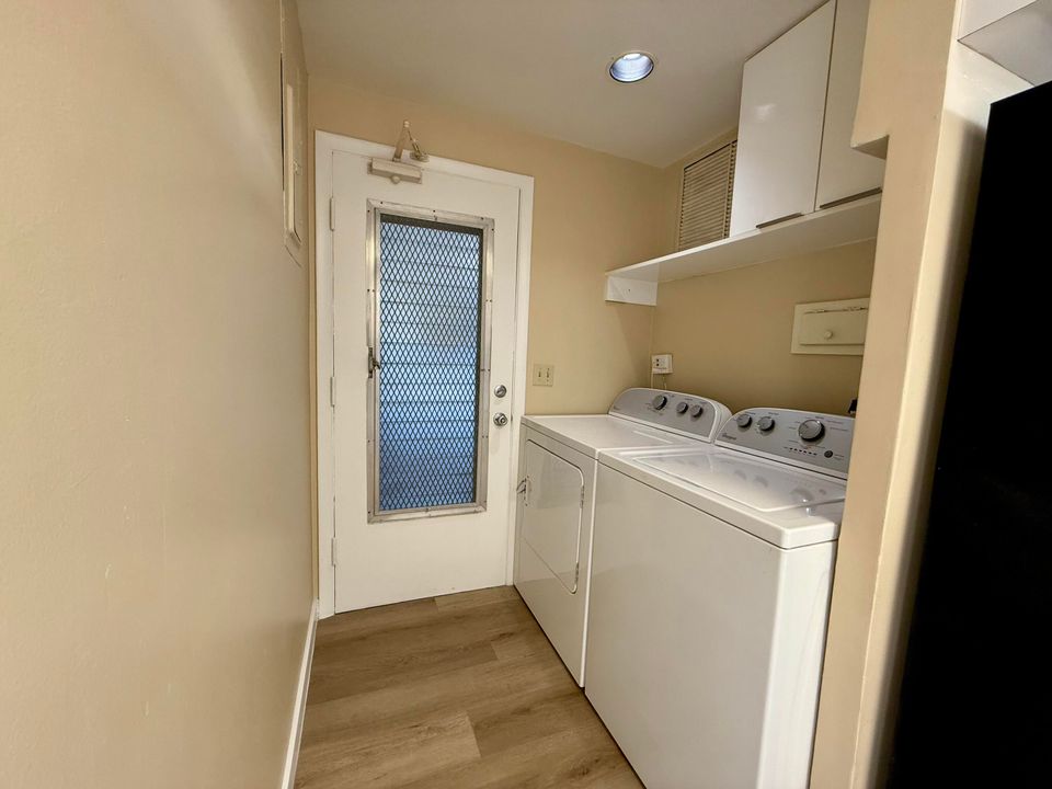 For Rent: $4,995 (2 beds, 2 baths, 1250 Square Feet)