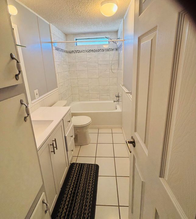 Active With Contract: $155,000 (2 beds, 2 baths, 1411 Square Feet)