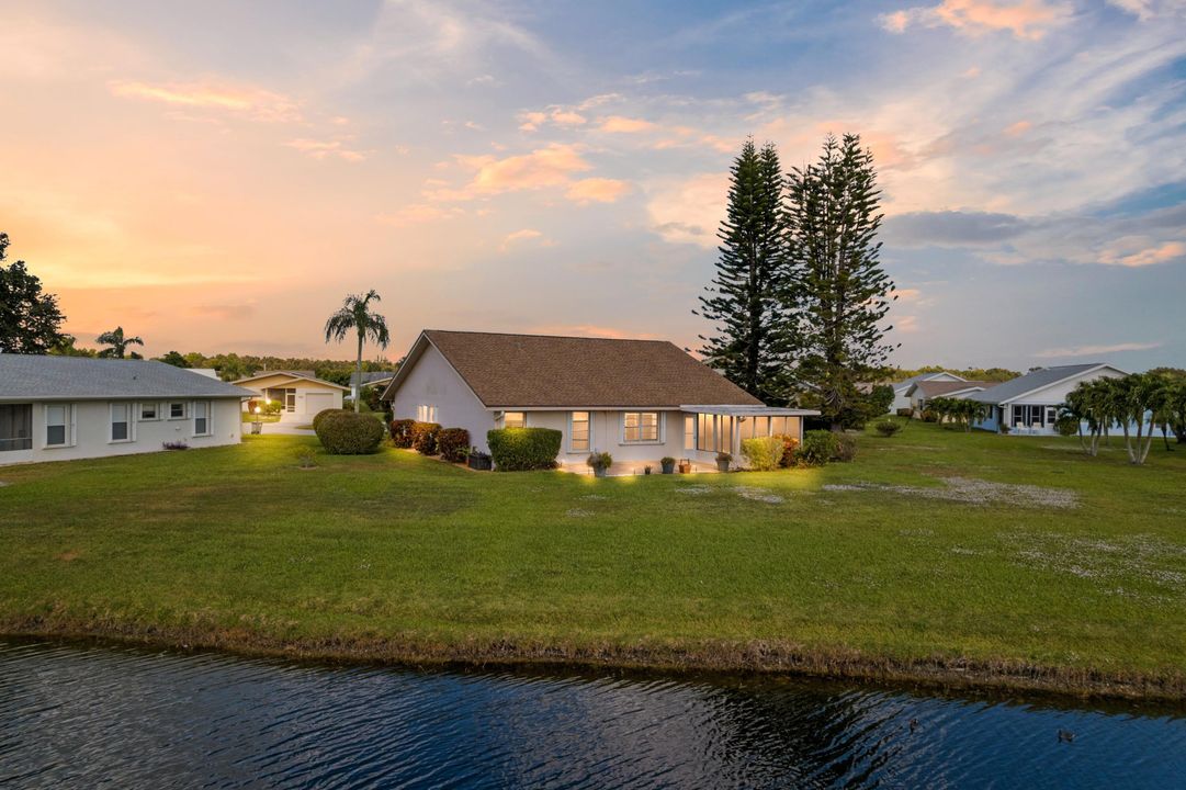 合同活跃: $365,000 (2 贝兹, 2 浴室, 1457 平方英尺)