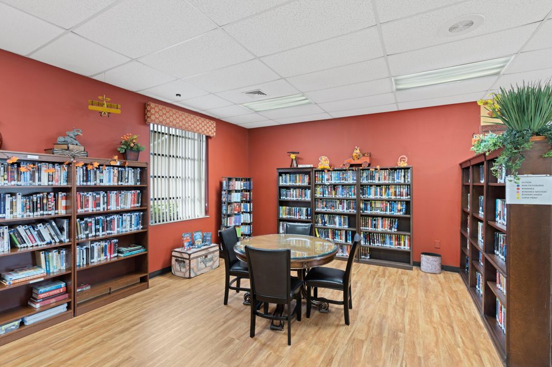 合同活跃: $365,000 (2 贝兹, 2 浴室, 1457 平方英尺)